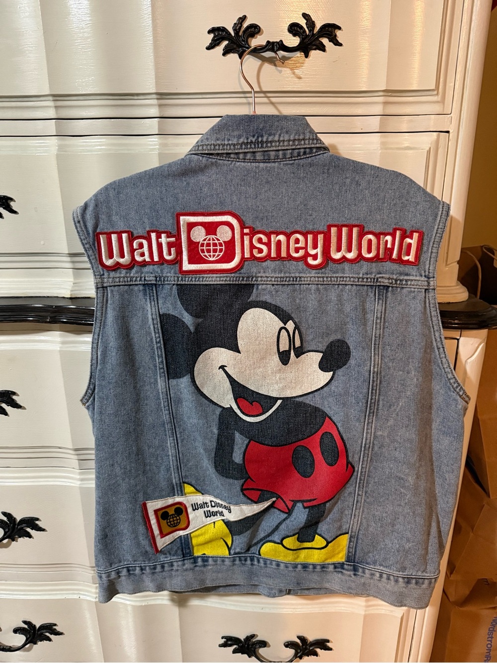 Walt Disney World 50th Anniversary Mickey Denim Vest. Size Large.